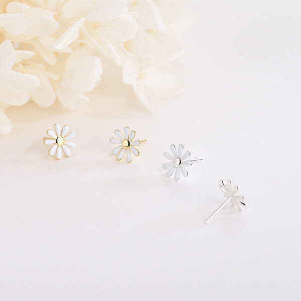 S925 Sterling Silver Sweet Daisies Stud Earrings - Image 5